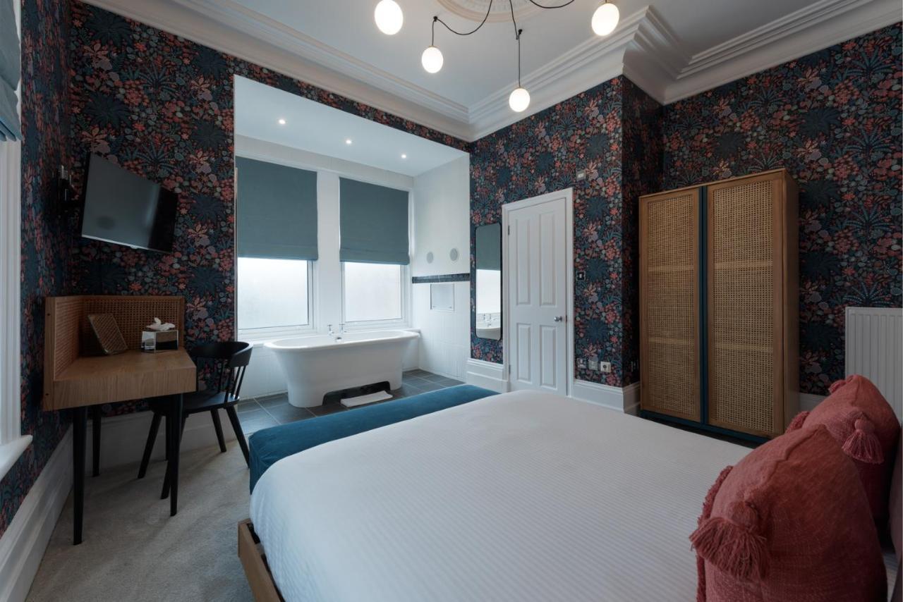 The Clarence Boutique Rooms Портсмът Екстериор снимка