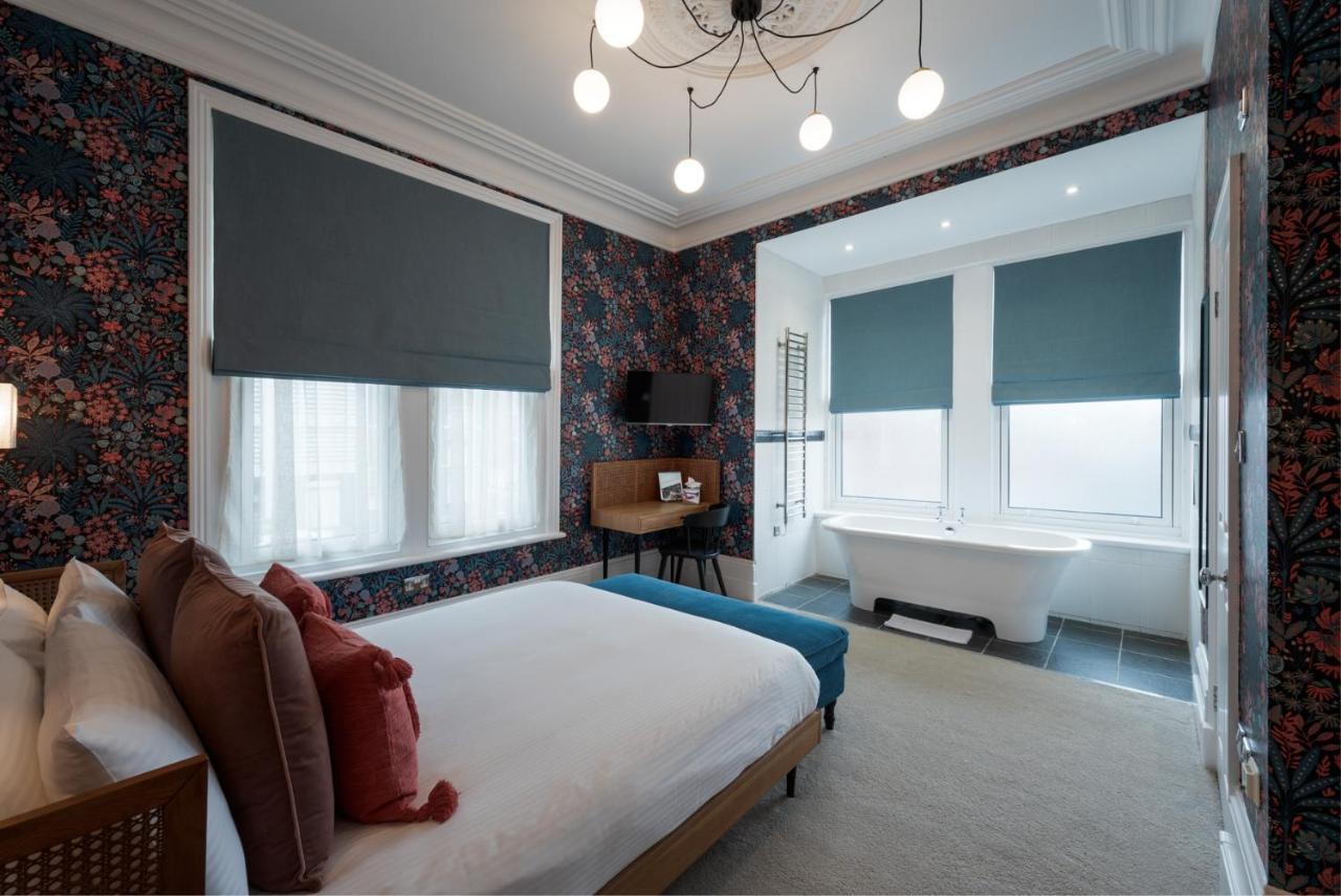 The Clarence Boutique Rooms Портсмът Екстериор снимка