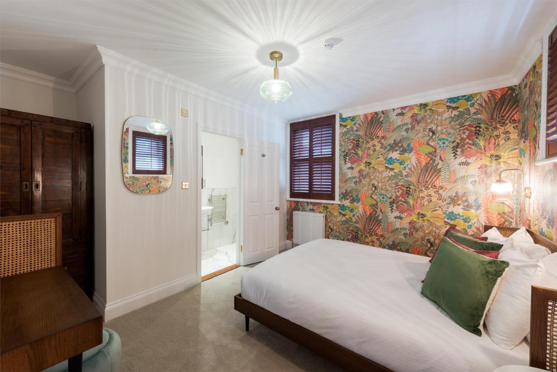 The Clarence Boutique Rooms Портсмът Екстериор снимка